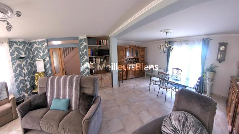 Maison traditionnelle - 186 m² - 8 pièces