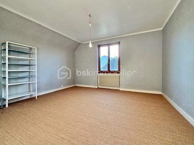 Maison traditionnelle - 210 m² - 10 pièces