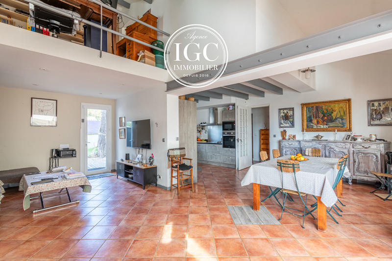 Maison - 180 m² - 5 pièces