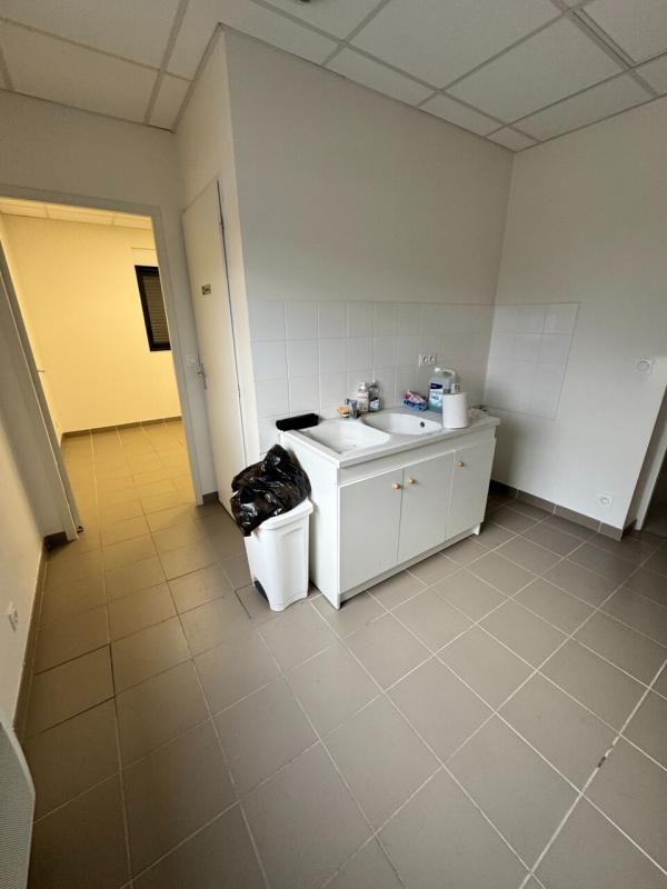 Local commercial - 167 m² - 1 pièce