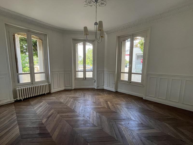 Maison - 226 m² - 6 pièces