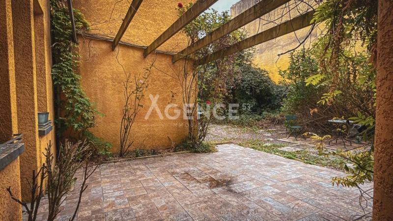 Maison bourgeoise - 340 m² - 12 pièces