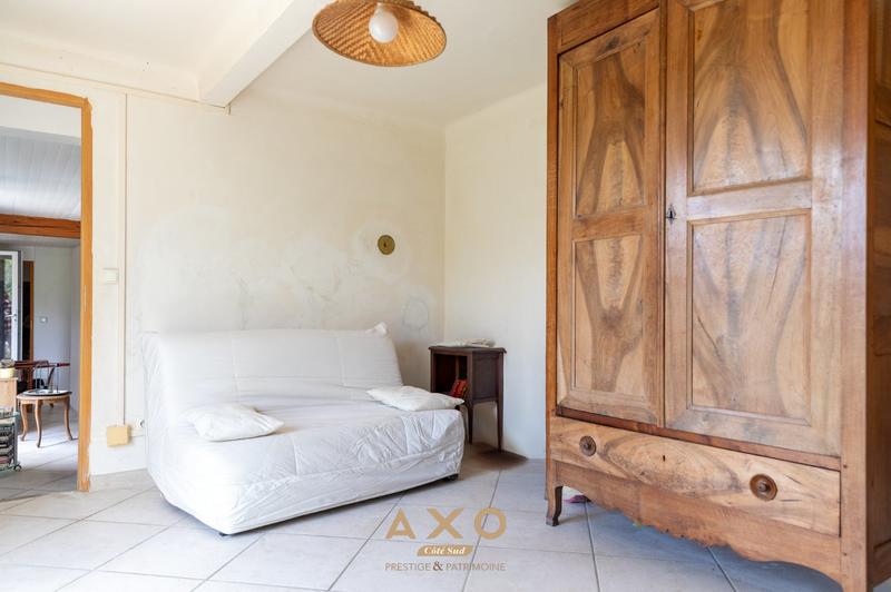 Propriété - 160 m² - 6 pièces