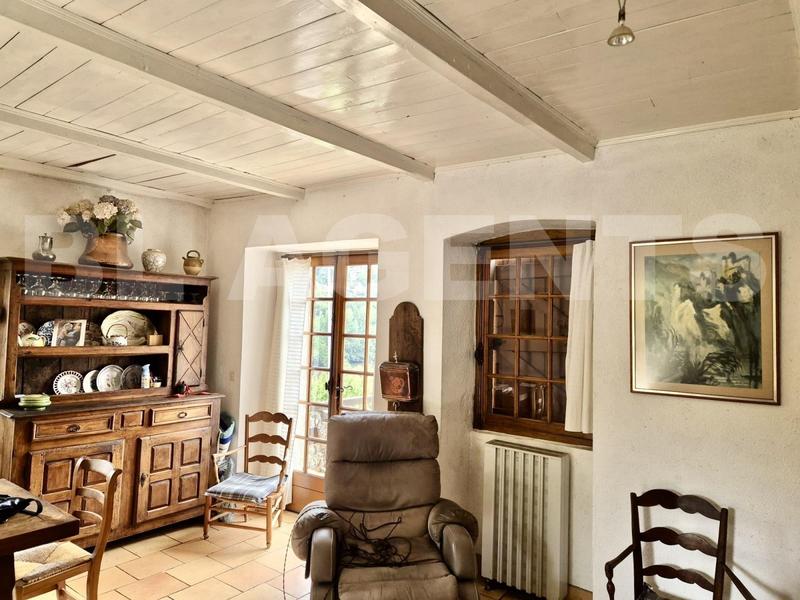 Maison - 257 m² - 11 pièces