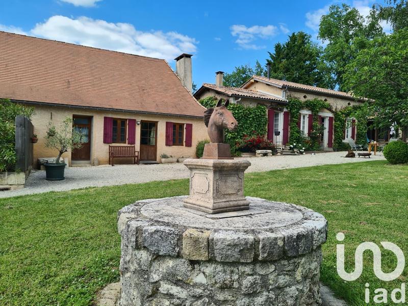 Maison - 340 m² - 15 pièces