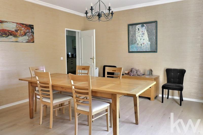 Maison - 240 m² - 9 pièces