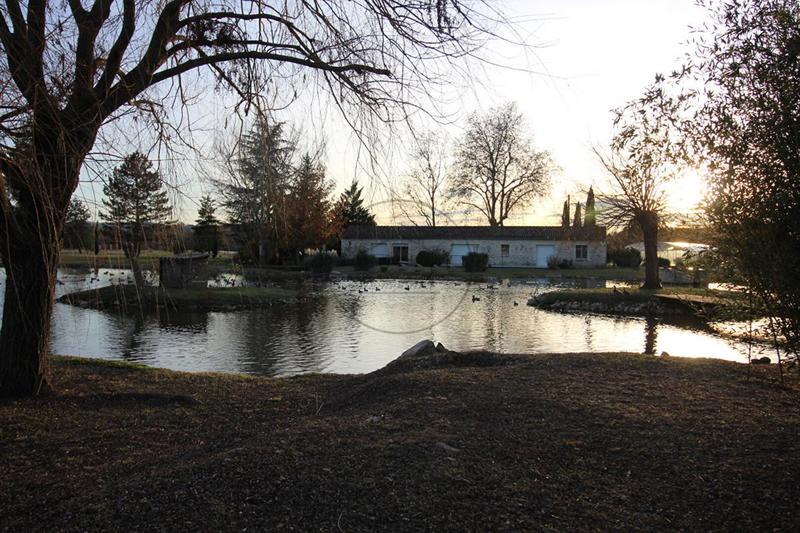 Propriété - 460 m² - 11 pièces