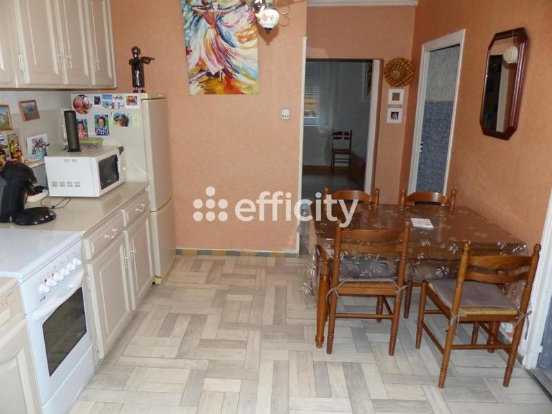 Maison - 234 m² - 13 pièces