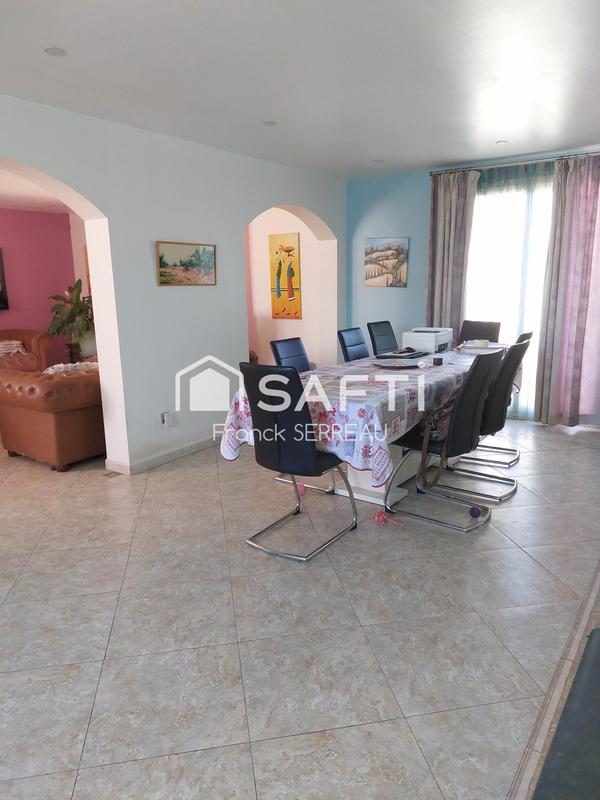 Maison - 200 m² - 7 pièces