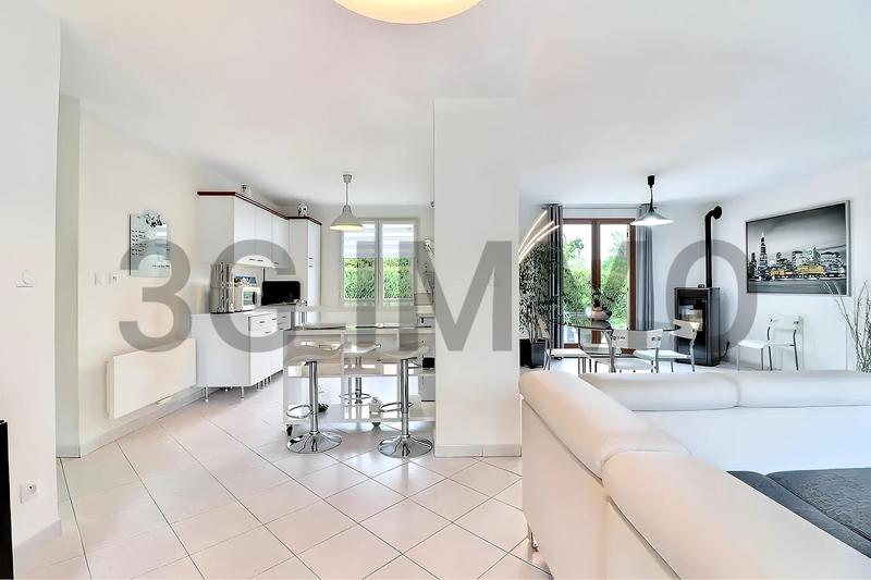 Maison traditionnelle - 147 m² - 7 pièces