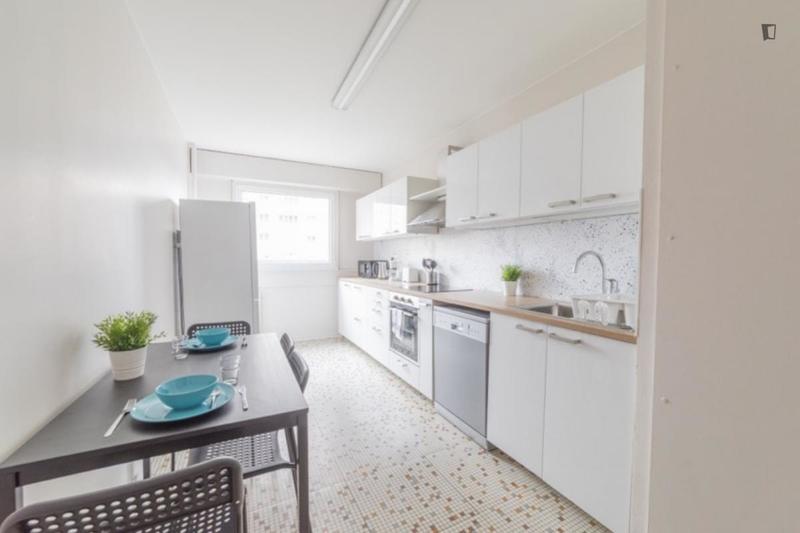 Chambre - 12 m² - 4 pièces