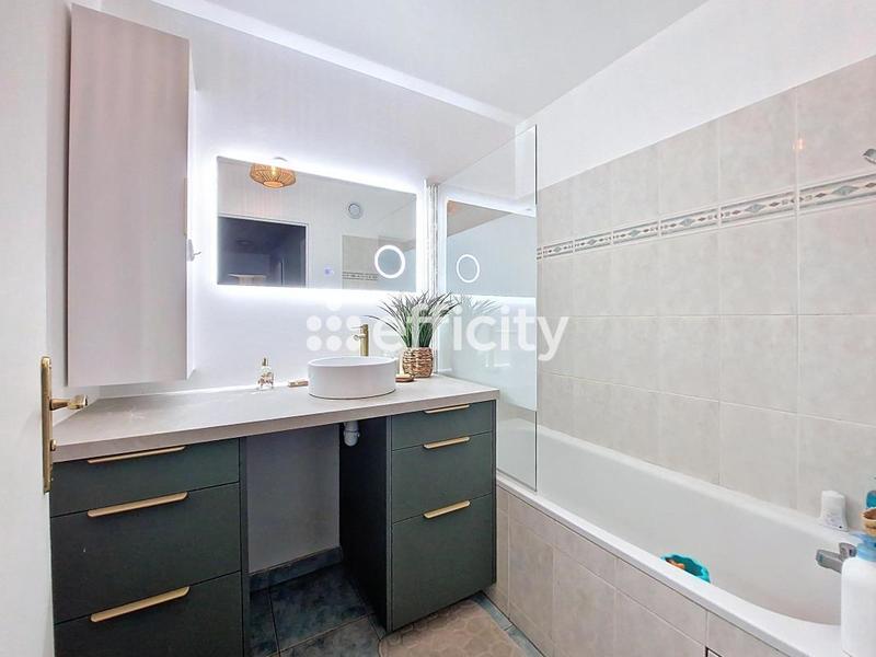 Appartement - 77 m² - 4 pièces