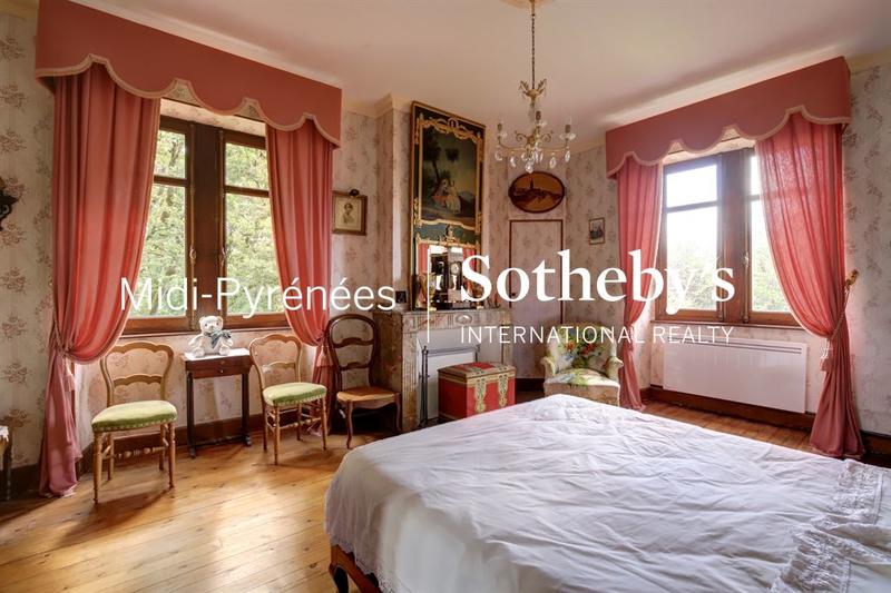 Château - 302 m² - 8 pièces