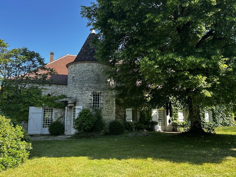 Maison traditionnelle - 203 m² - 8 pièces