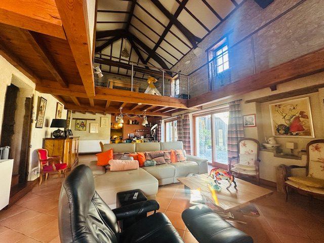 Maison ancienne - 205 m² - 7 pièces