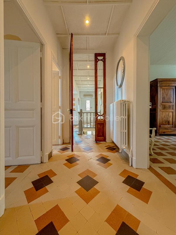 Maison ancienne - 226 m² - 8 pièces