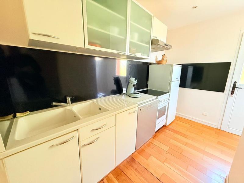 Maison - 250 m² - 6 pièces