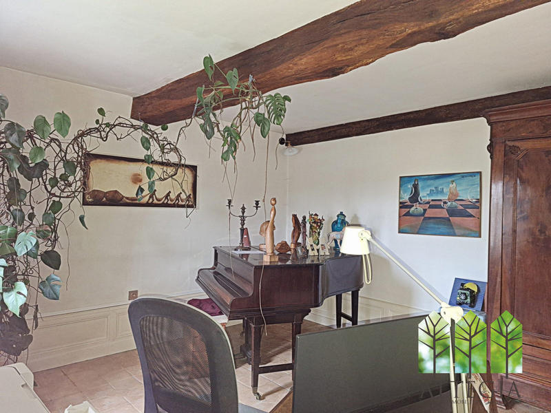 Maison - 220 m² - 7 pièces