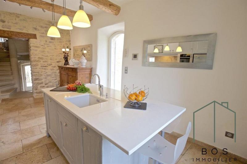 Maison - 200 m² - 6 pièces