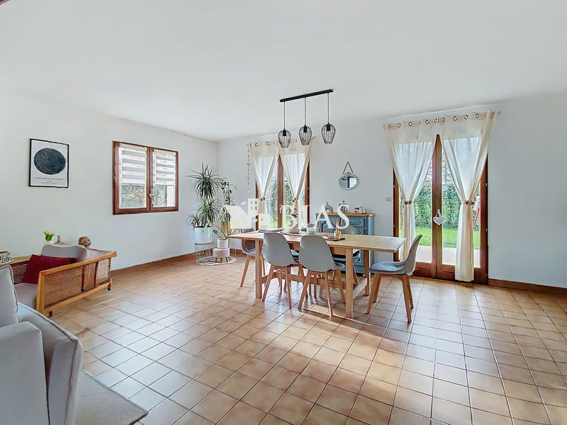 Maison - 90 m² - 6 pièces