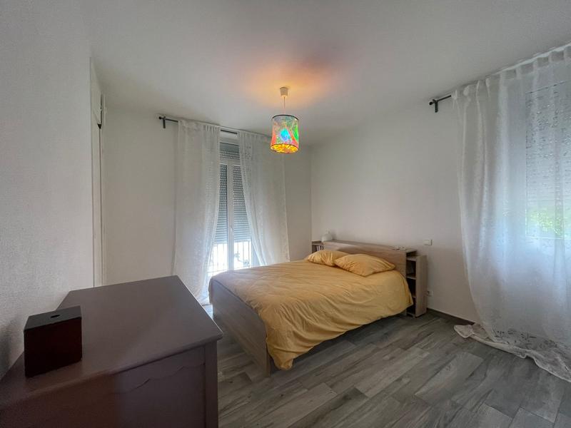 Maison - 238 m² - 8 pièces