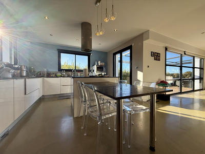 Maison contemporaine - 184 m² - 6 pièces