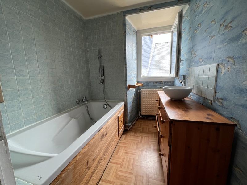 Maison - 224 m² - 7 pièces