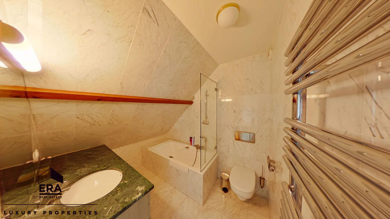 Château - 600 m² - 15 pièces