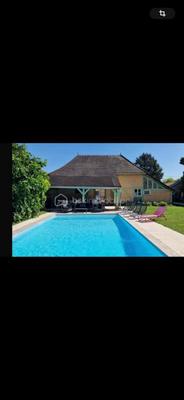 Demeure - 225 m² - 6 pièces