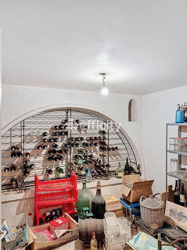 Maison - 220 m² - 6 pièces