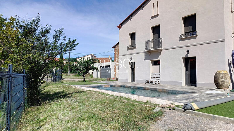 Maison - 260 m² - 6 pièces