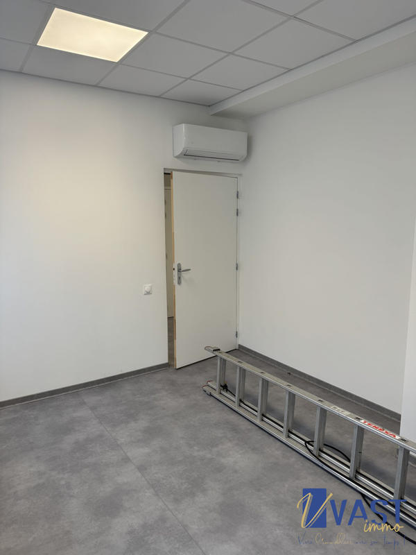 Local d'activités - 47 m² - 3 pièces