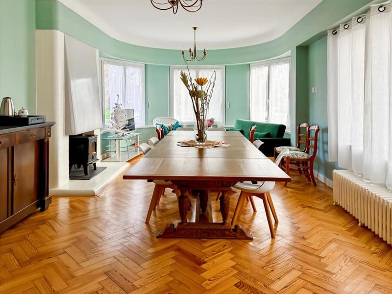 Maison - 235 m² - 6 pièces