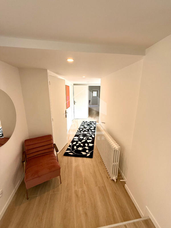 Maison - 235 m² - 7 pièces