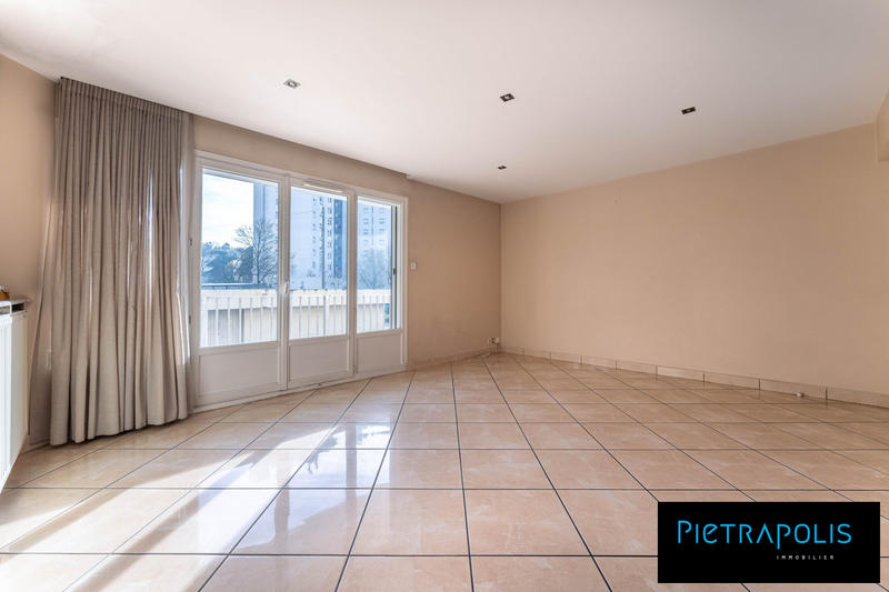 Appartement - 82 m² - 4 pièces