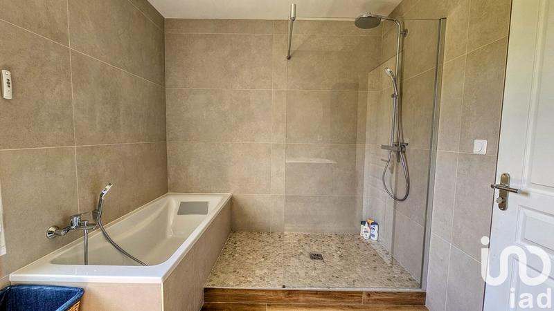 Maison - 137 m² - 7 pièces