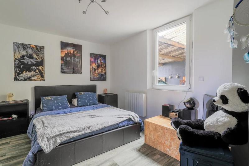 Maison - 337 m² - 5 pièces