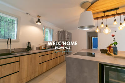 Maison - 235 m² - 7 pièces