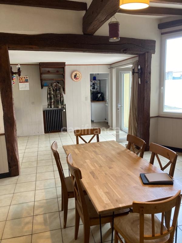 Maison - 240 m² - 9 pièces