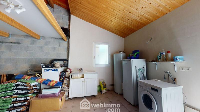 Maison - 180 m² - 9 pièces