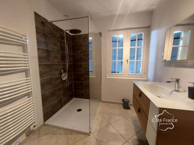 Propriété - 180 m² - 7 pièces