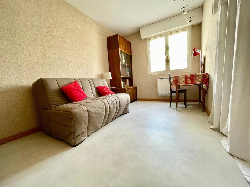 Appartement - 119 m² - 6 pièces