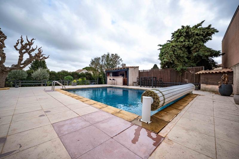 Maison - 220 m² - 7 pièces