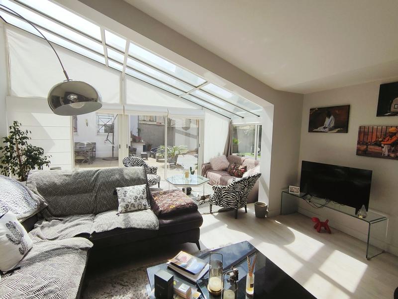 Maison traditionnelle - 187 m² - 6 pièces