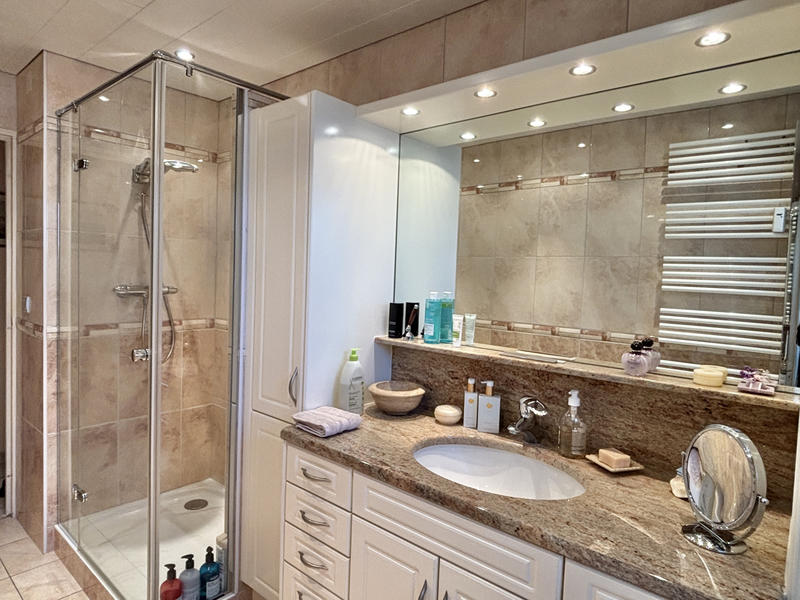 Appartement - 96 m² - 5 pièces