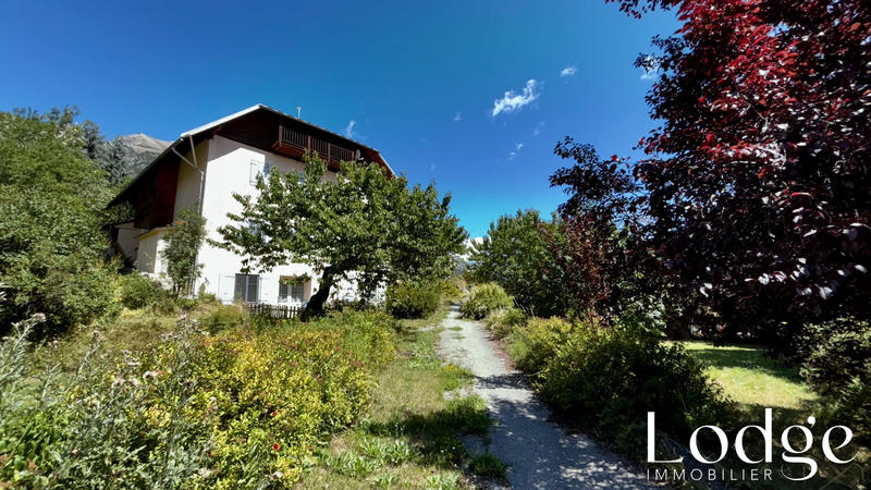 Maison - 400 m² - 26 pièces