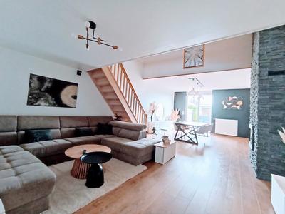 Maison - 220 m² - 12 pièces