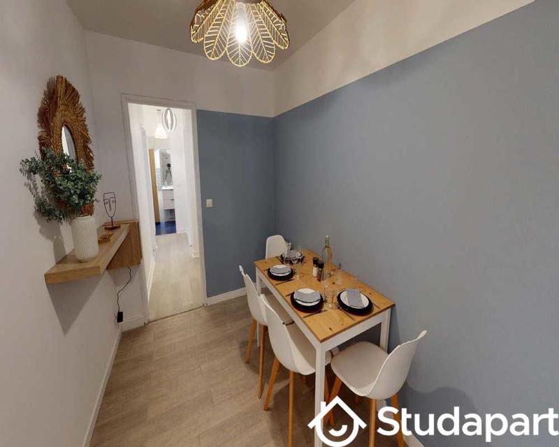 Chambre - 70 m² - 1 pièce