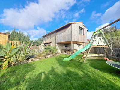 Maison - 95 m² - 4 pièces