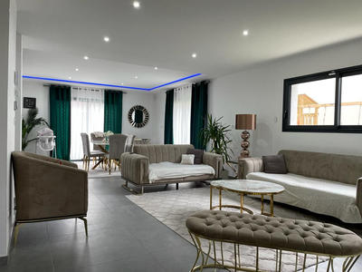 Maison - 152 m² - 7 pièces